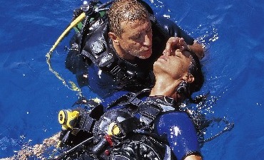 RESCUE DIVER